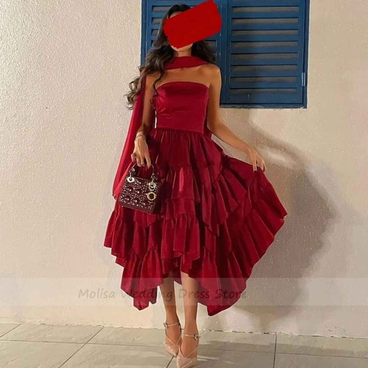 Abiti da sera a linea A in raso rosso per le donne 2022 Abiti da festa senza spalline Lunghezza tè Abiti semplici per gli ospiti