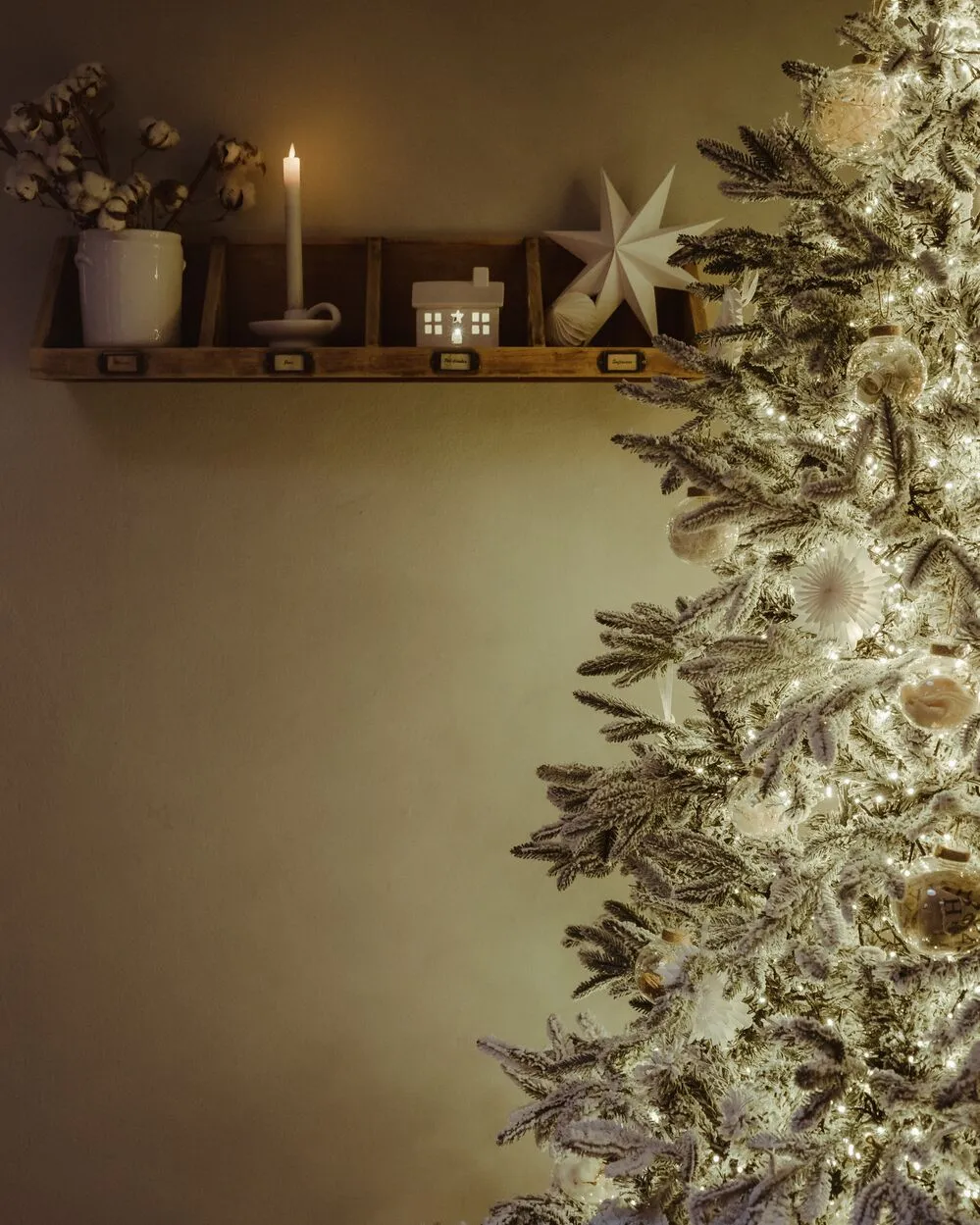 Albero di natale artificiale innevato bianco 180 cm BASSIE