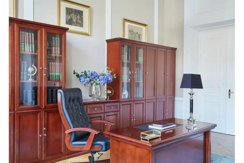 Armadio 2 ante per ufficio stile classico PRESTIGE C720B
