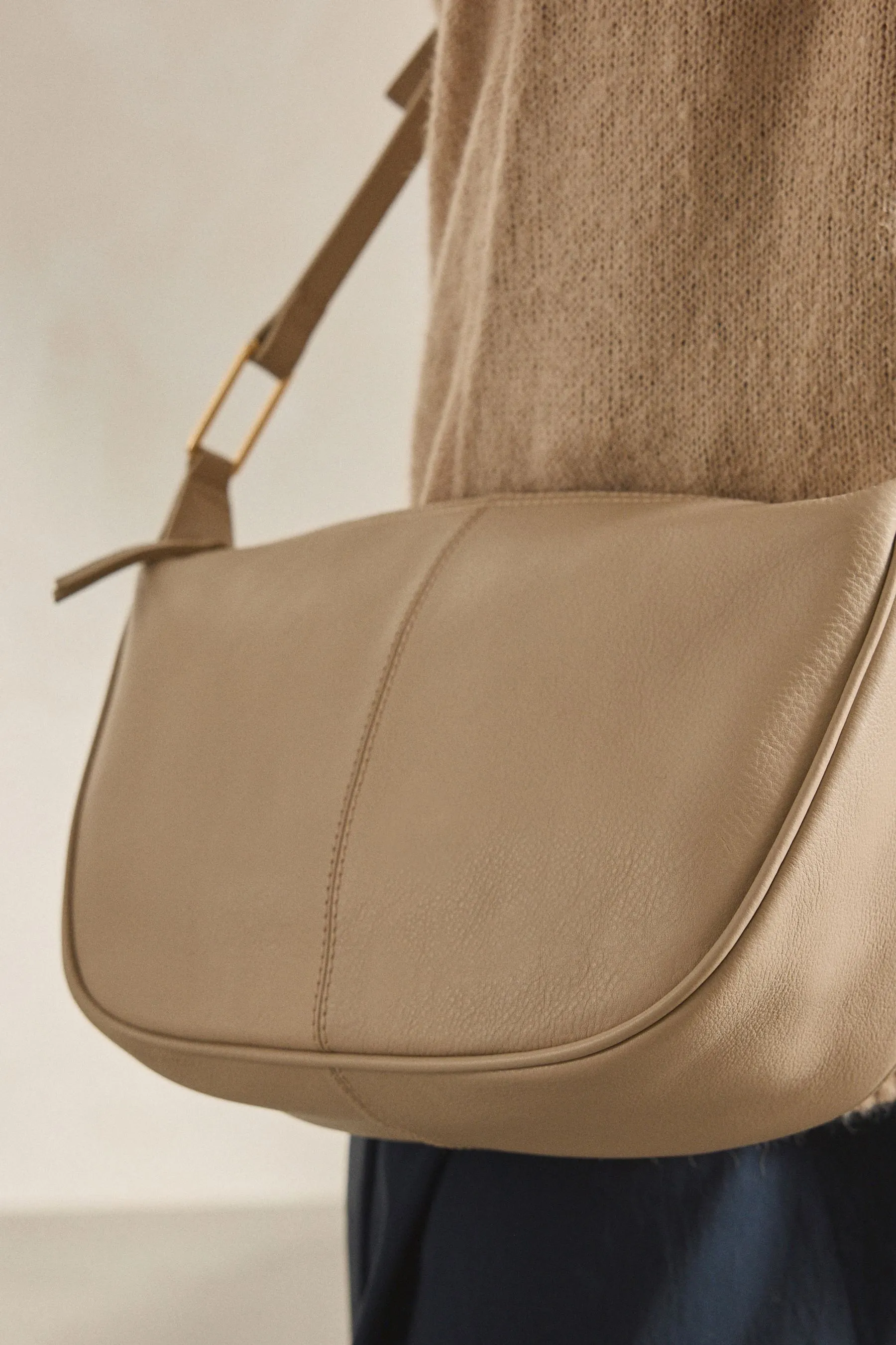 Borsa in pelle con cinturino