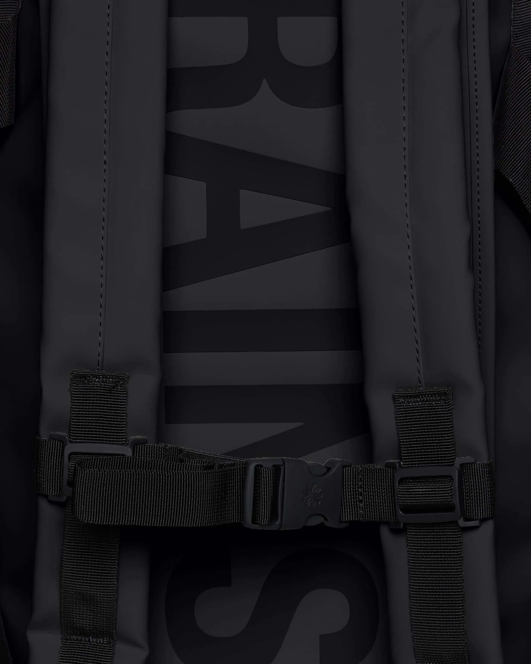 Borsone da viaggio Duffel Bag nero in tessuto tecnico impermeabile effetto gommato