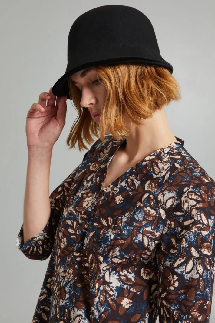 Cloche con profilo in velluto
