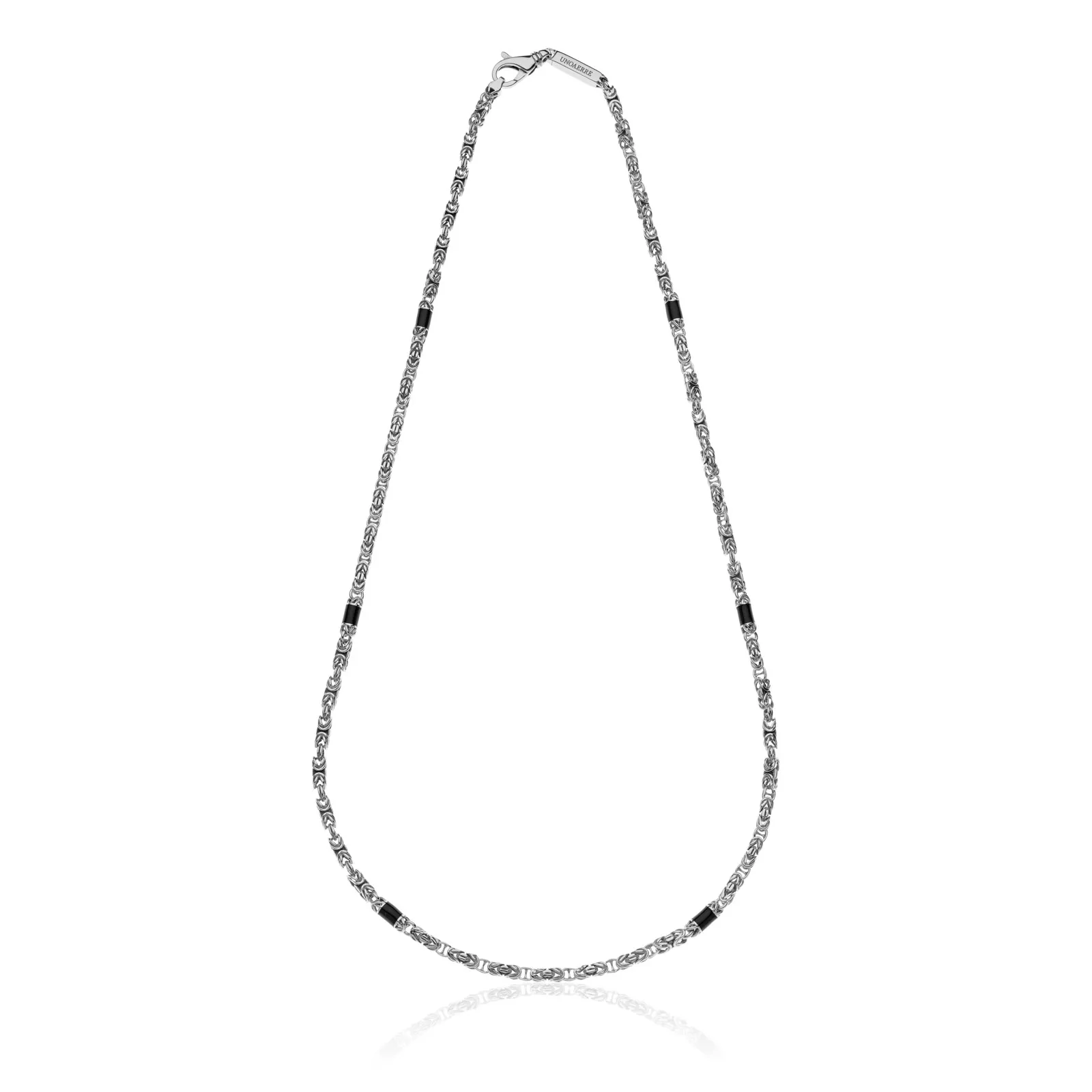 Collana in argento e smalto nero