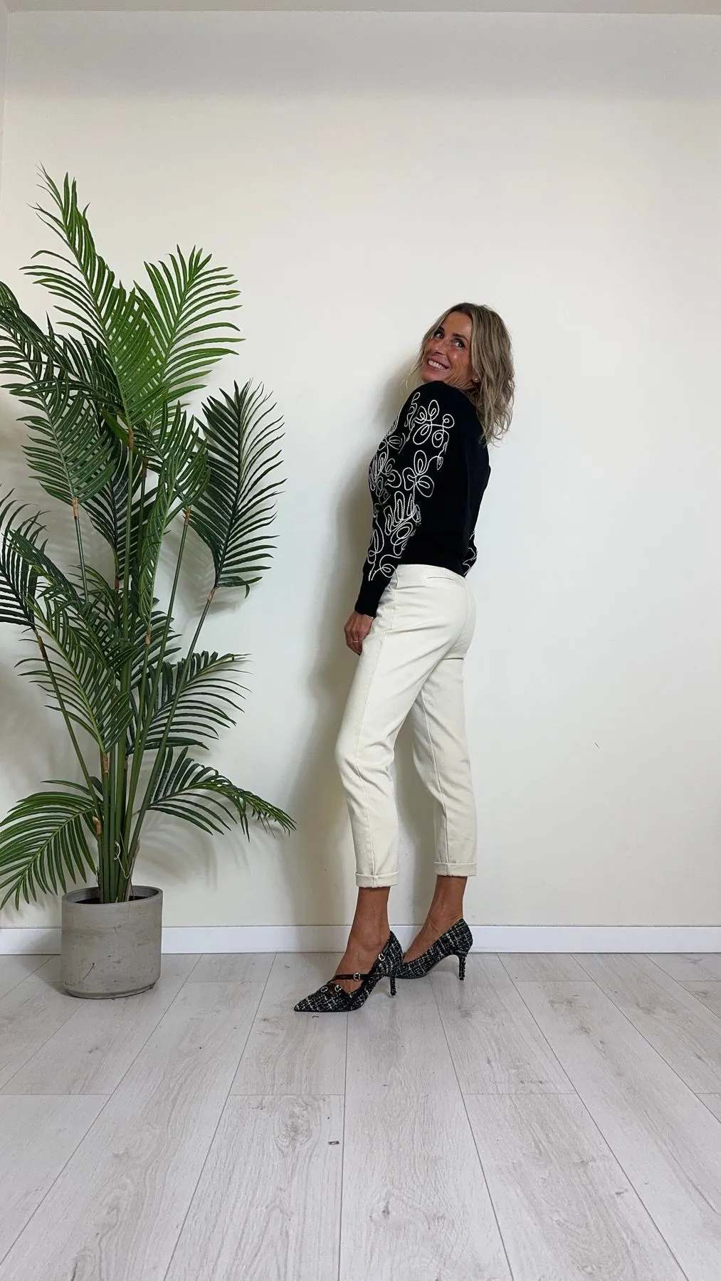 DAFNE - L1376P29 - CARDIGAN VISCOSA CON RICAMO FILO LANA