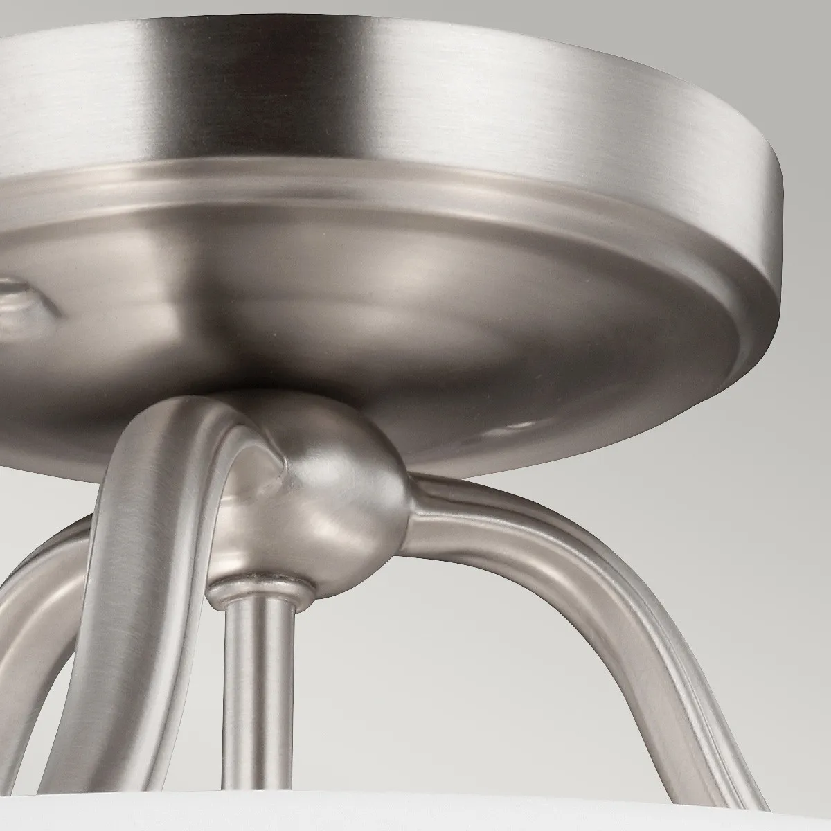 Feiss  Lampada da soffitto rotonda in acciaio con diffusore in vetro con 3 lampadine Vintner - 60W
