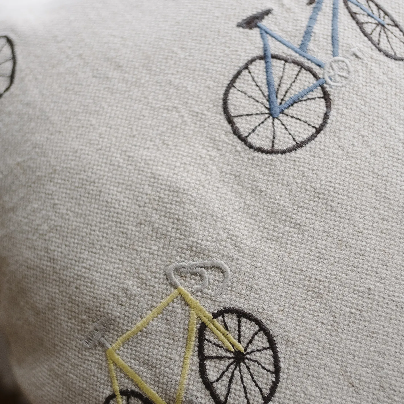 Fodera per cuscino Bicycles 48x48 cm.jo{font-size:18px}beige