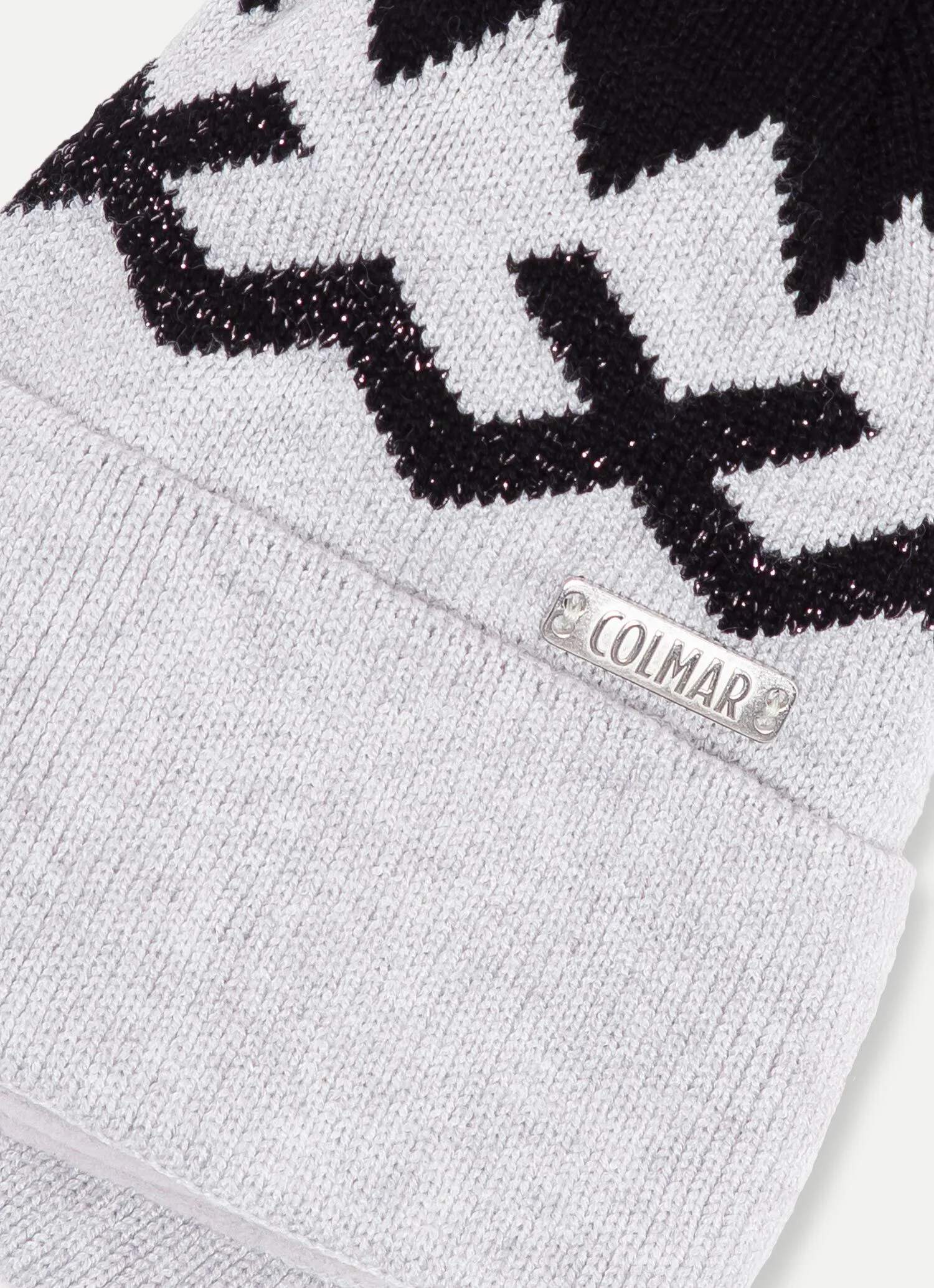 Jacquard hat with fleece lining