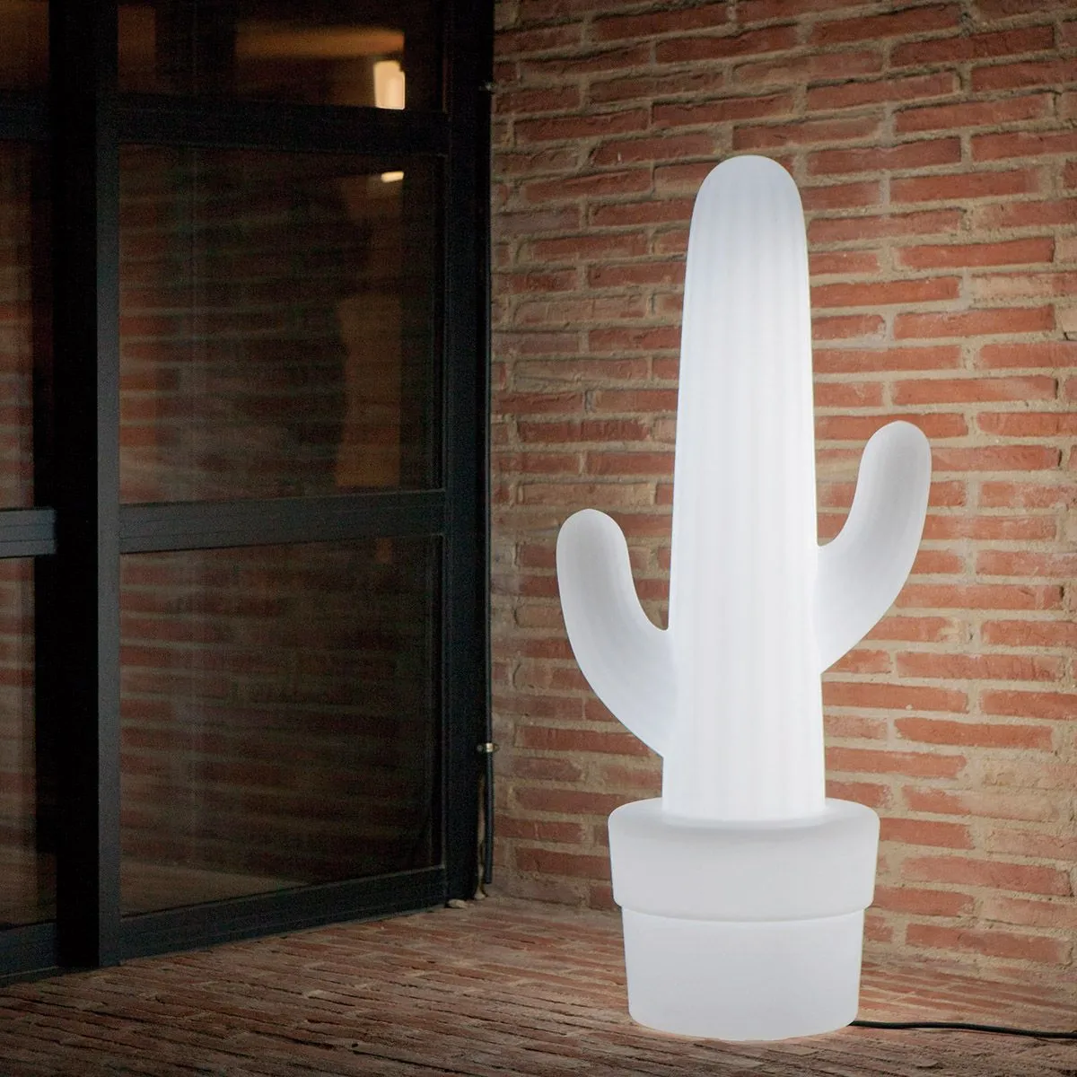 Lampada da terra da esterno bianca con LED ricaricabile IP65 - Kaktus