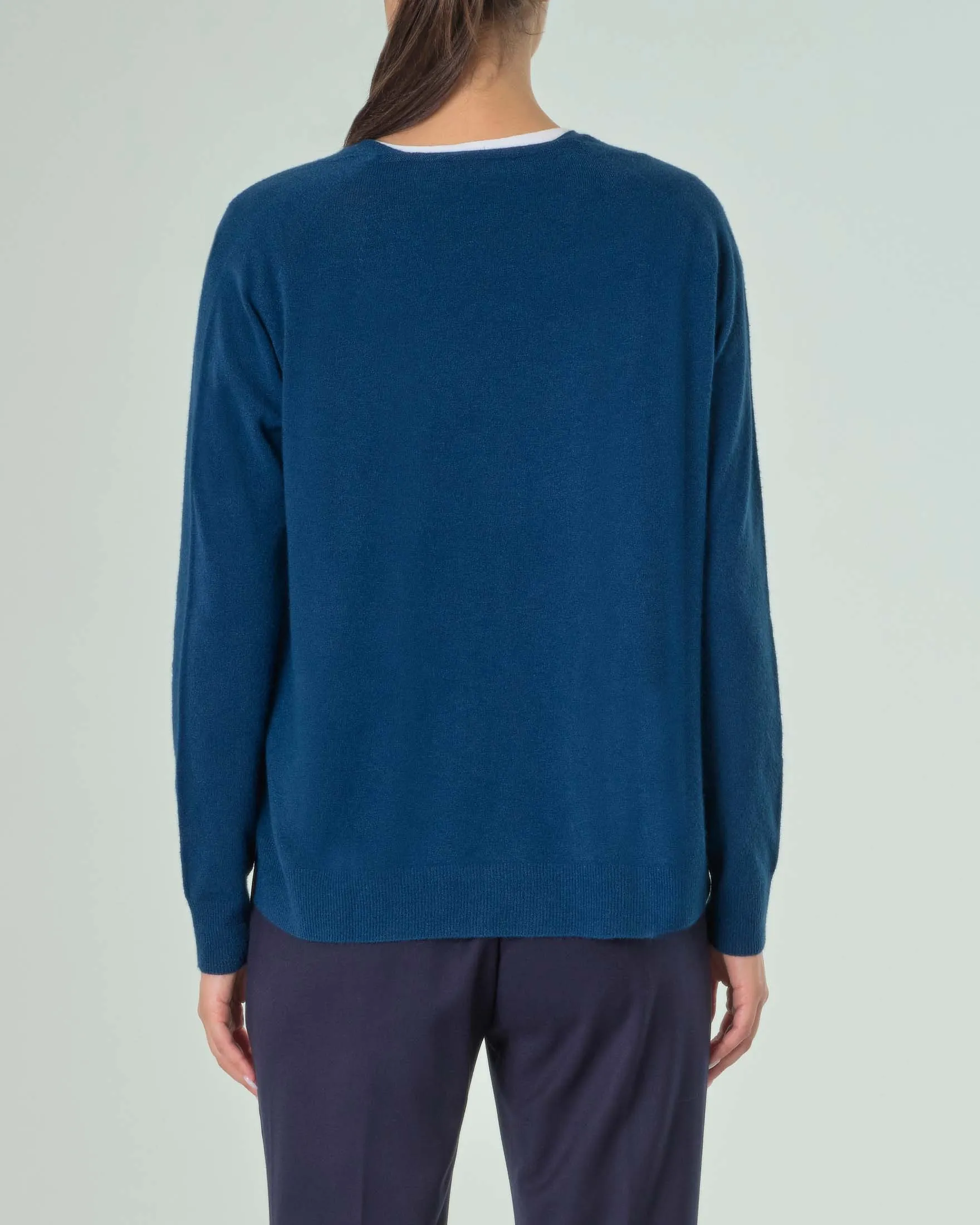 Maglia cropped color ottanio in misto viscosa dalla linea ampia con scollo a V