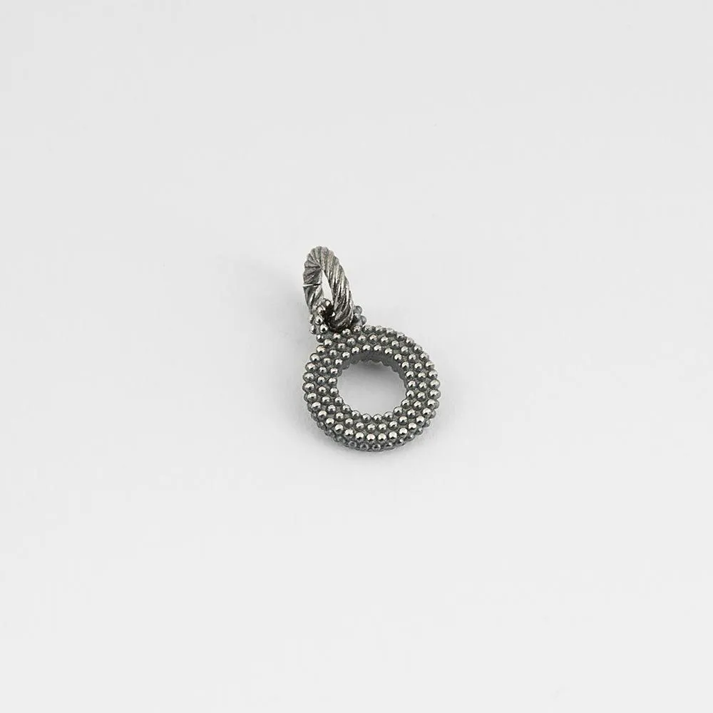 Pendente lettera O stampatello puntinata unisex Nove25