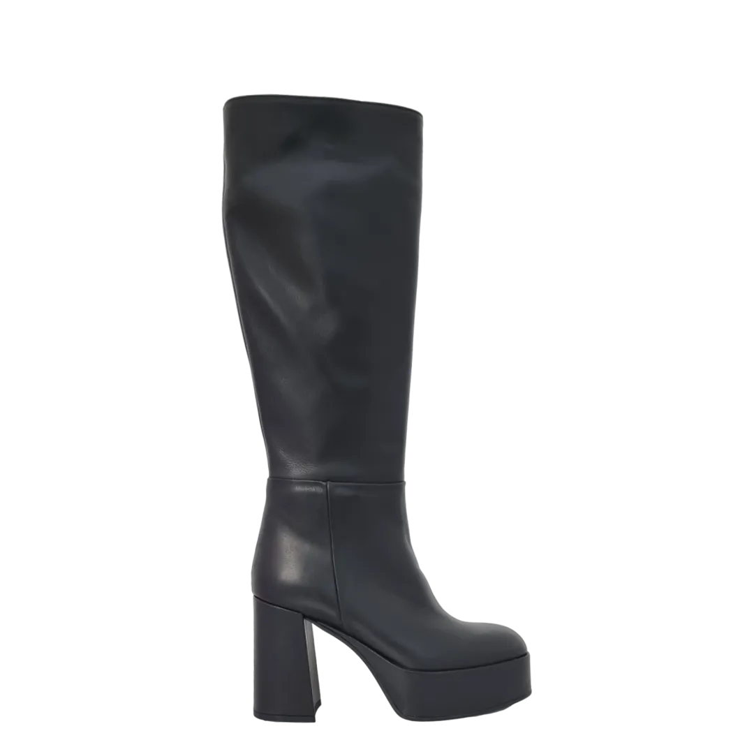 Stivale con tacco e plateau alto in pelle nero F/W