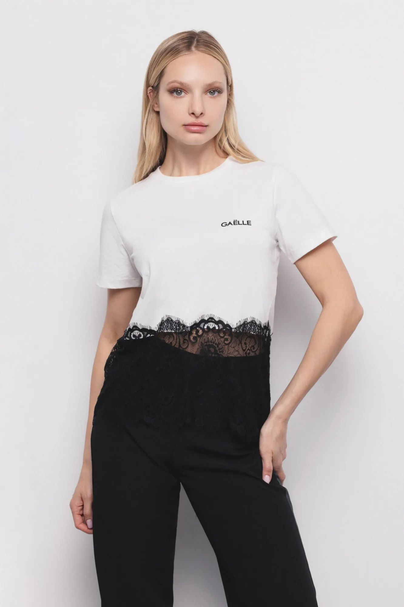 T-Shirt Mezza Manica Paricollo In Jersey In Pizzo Off White - Gaëlle Paris