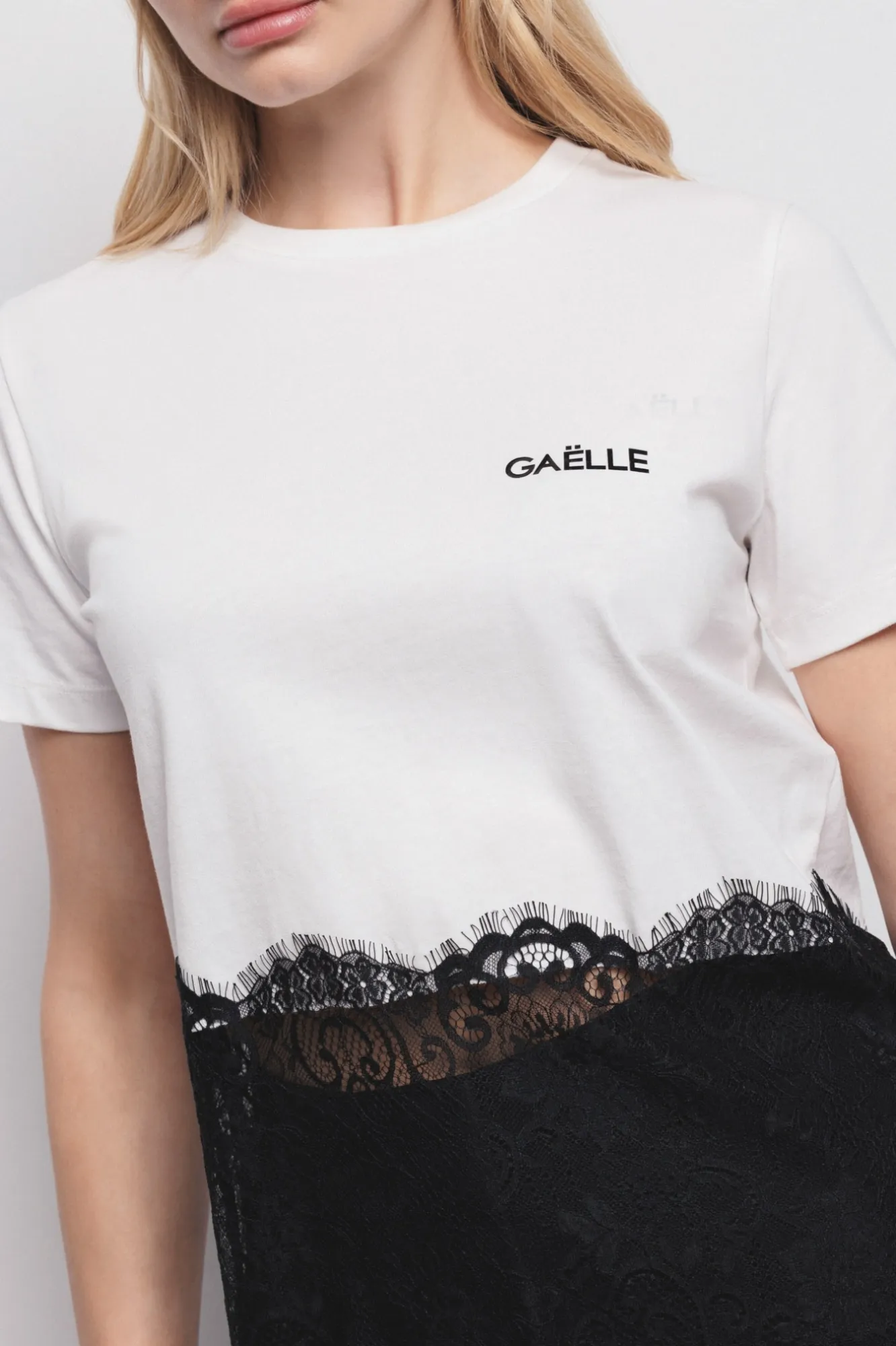 T-Shirt Mezza Manica Paricollo In Jersey In Pizzo Off White - Gaëlle Paris